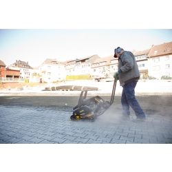 Zageszczarka_jednokierunkowa_BOMAG_BP_25_50_Wobis_Zabrze_zagęszczanie_chodnika_2