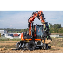 kubota-kw115-koparka-kolowa-widok-przednia-czesc-maszyny-koparki-chwytak-ramie-zlamane-dwu-czesciowe